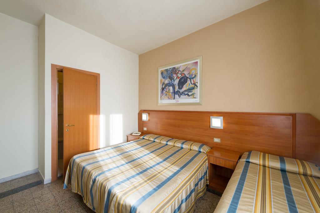 Hotel Moderno Pisa Luaran gambar