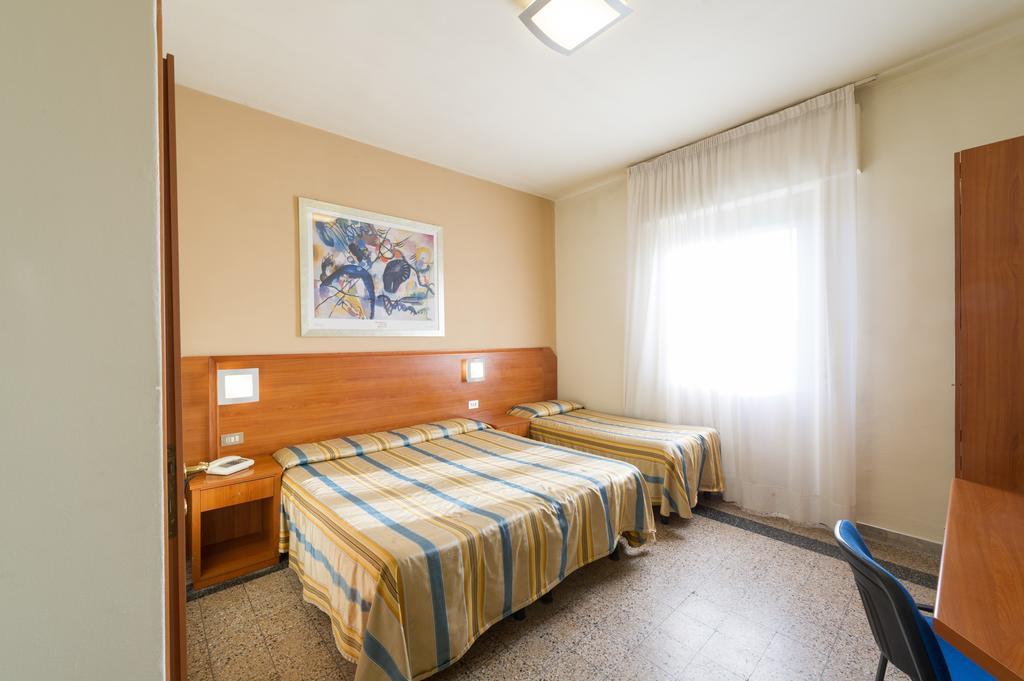 Hotel Moderno Pisa Luaran gambar